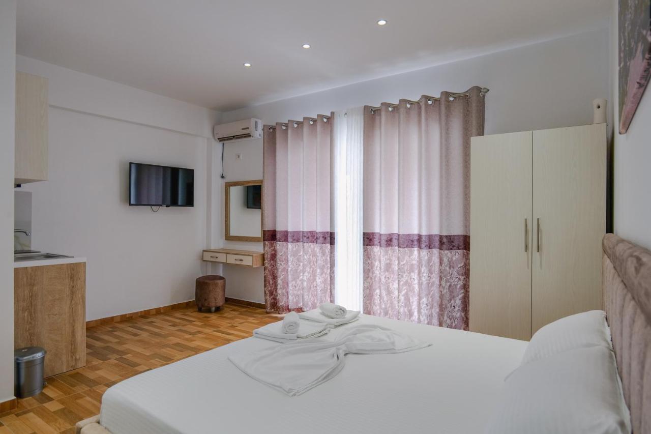 Osmani Rooms Саранде Екстериор снимка