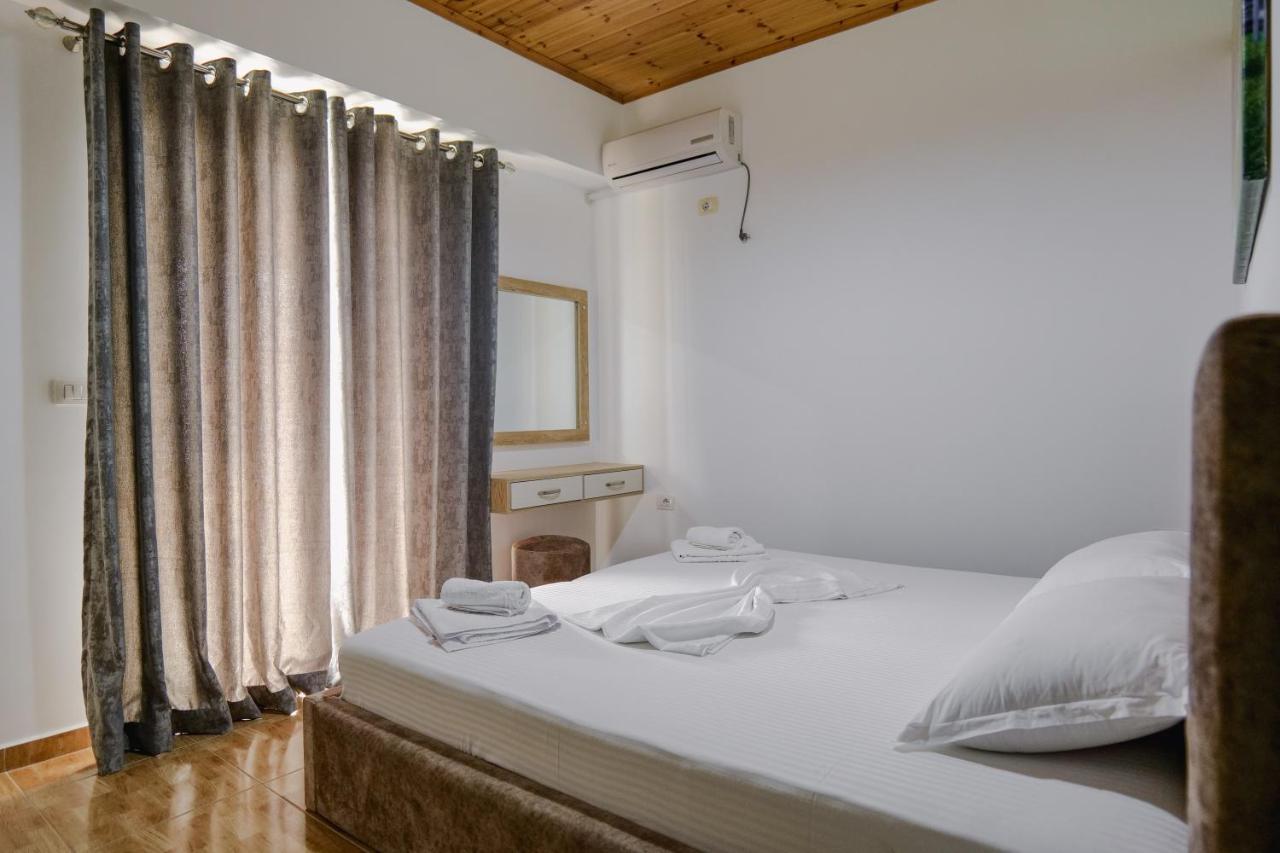 Osmani Rooms Саранде Екстериор снимка
