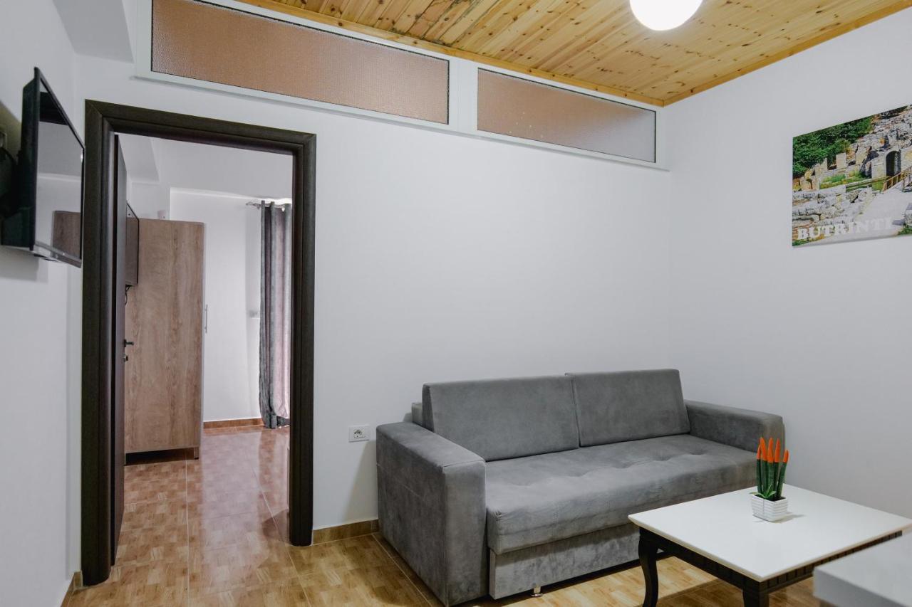 Osmani Rooms Саранде Екстериор снимка