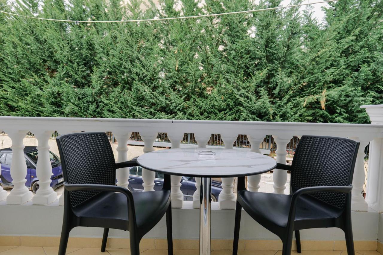 Osmani Rooms Саранде Екстериор снимка