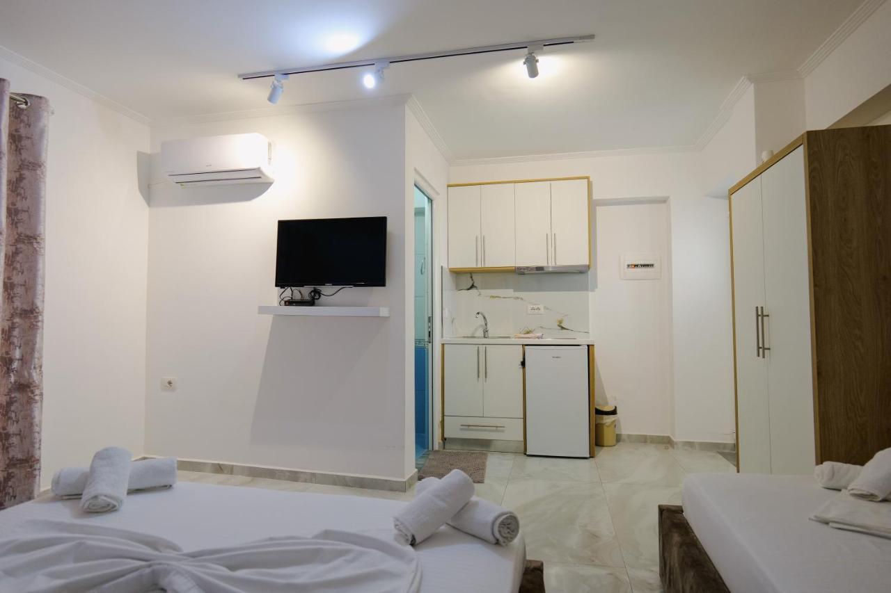 Osmani Rooms Саранде Екстериор снимка