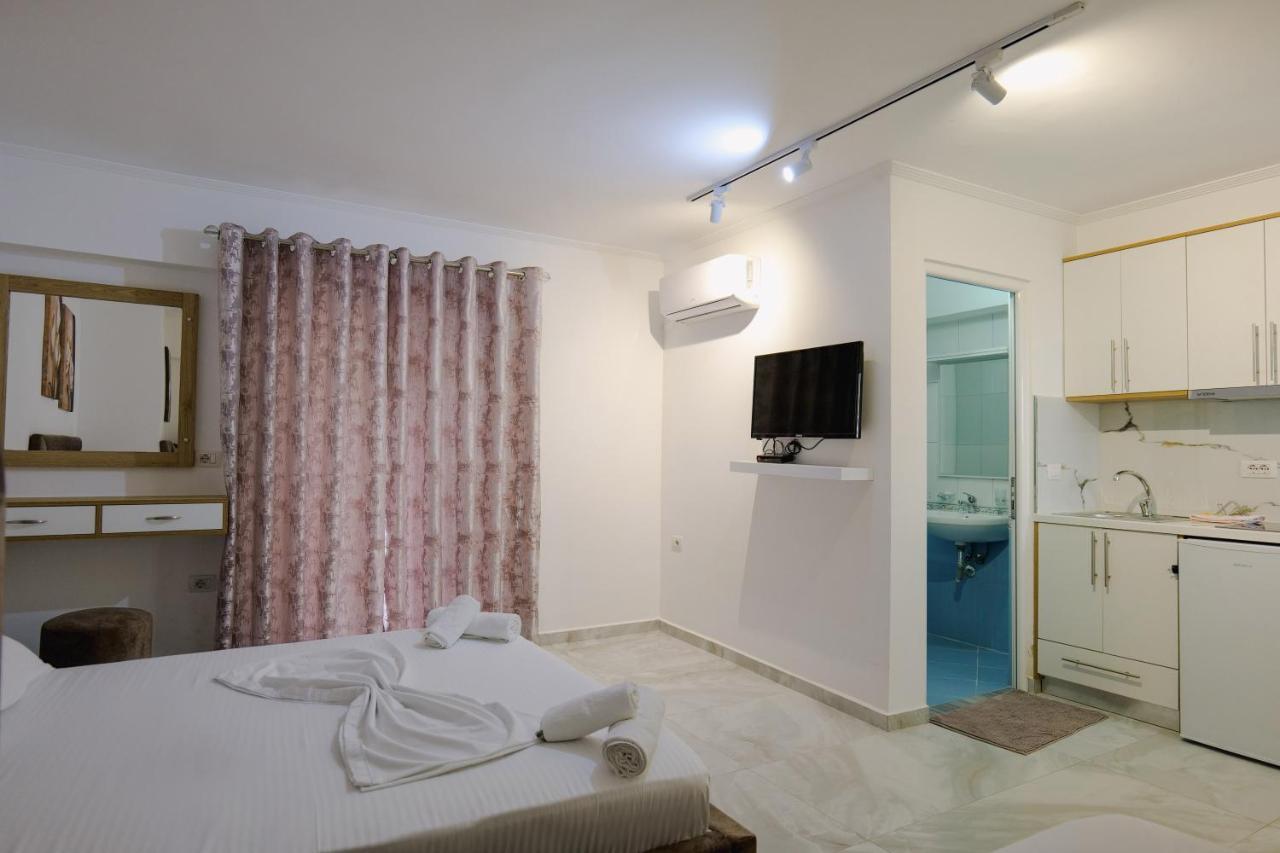 Osmani Rooms Саранде Екстериор снимка