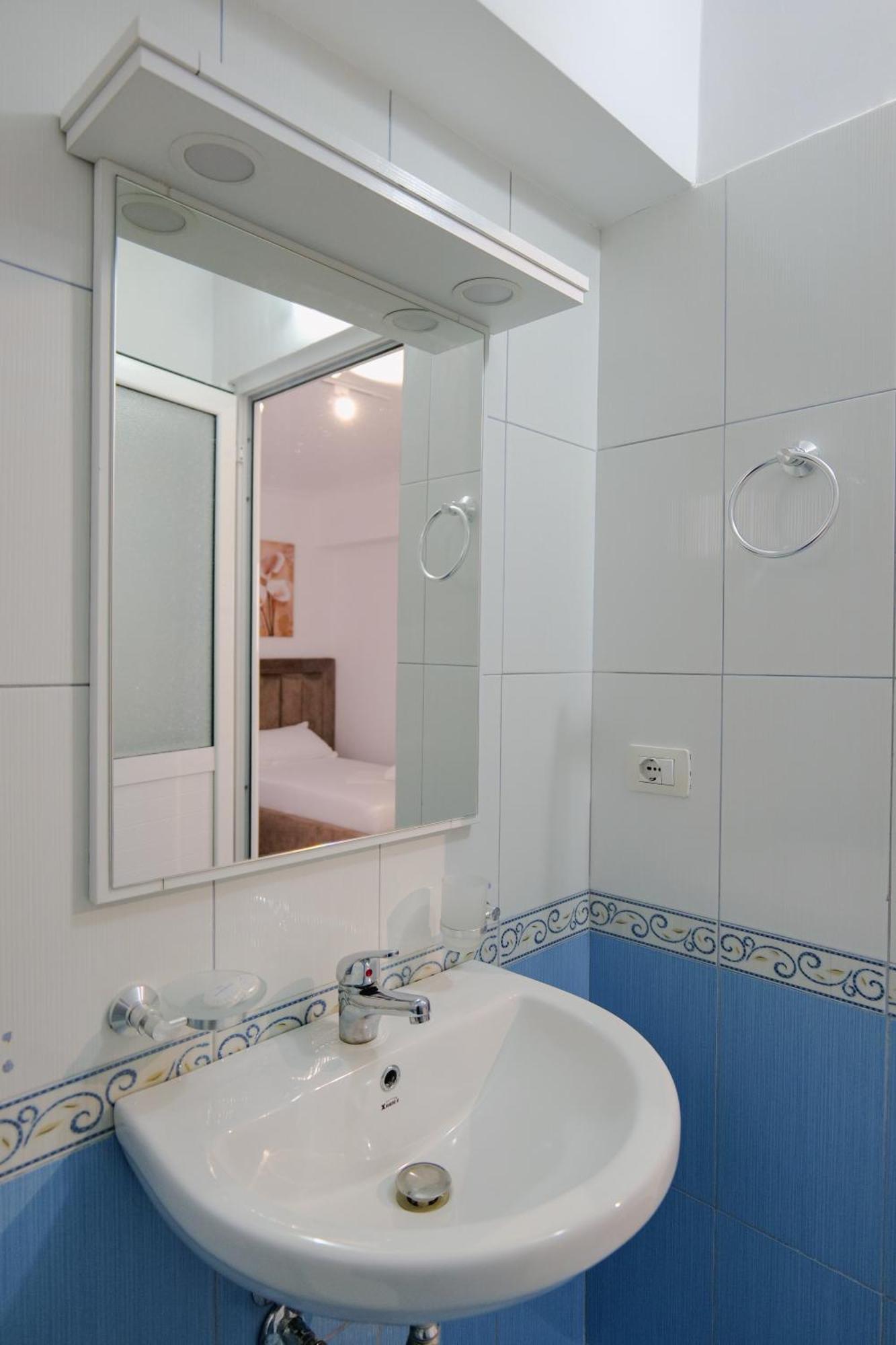 Osmani Rooms Саранде Екстериор снимка