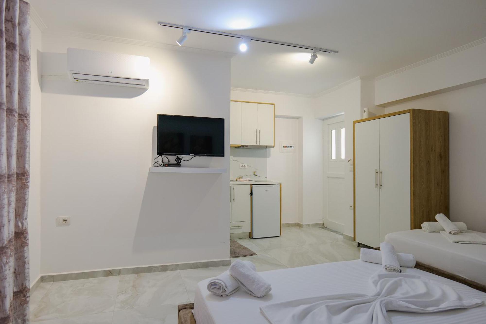 Osmani Rooms Саранде Екстериор снимка